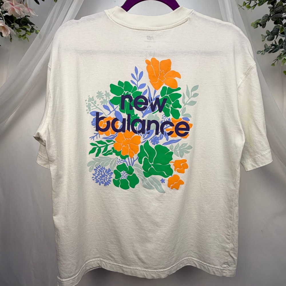 New Balance Womens XS White Floral Graphic T-Shirt Short Sleeve Cotton Tee